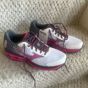 Mizuno Wave Rider 18 Women Running Shoes -NEW
